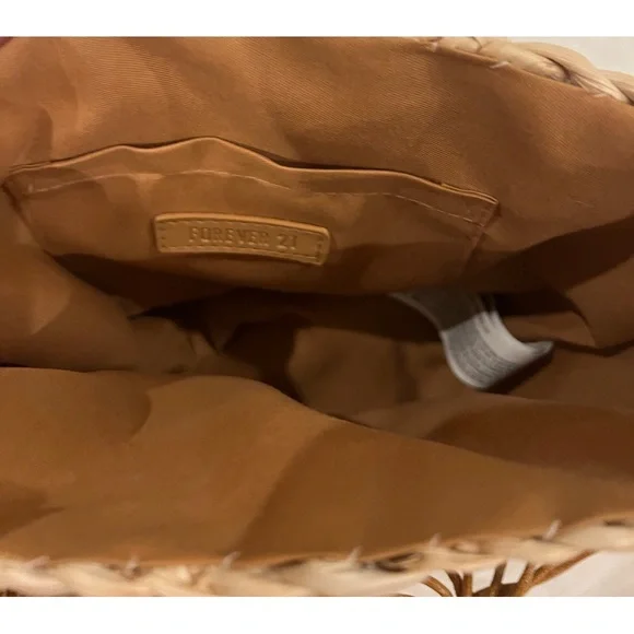 Summer Basket Purse Elegant Tan Woven Women's Bag - Picture 3 of 3